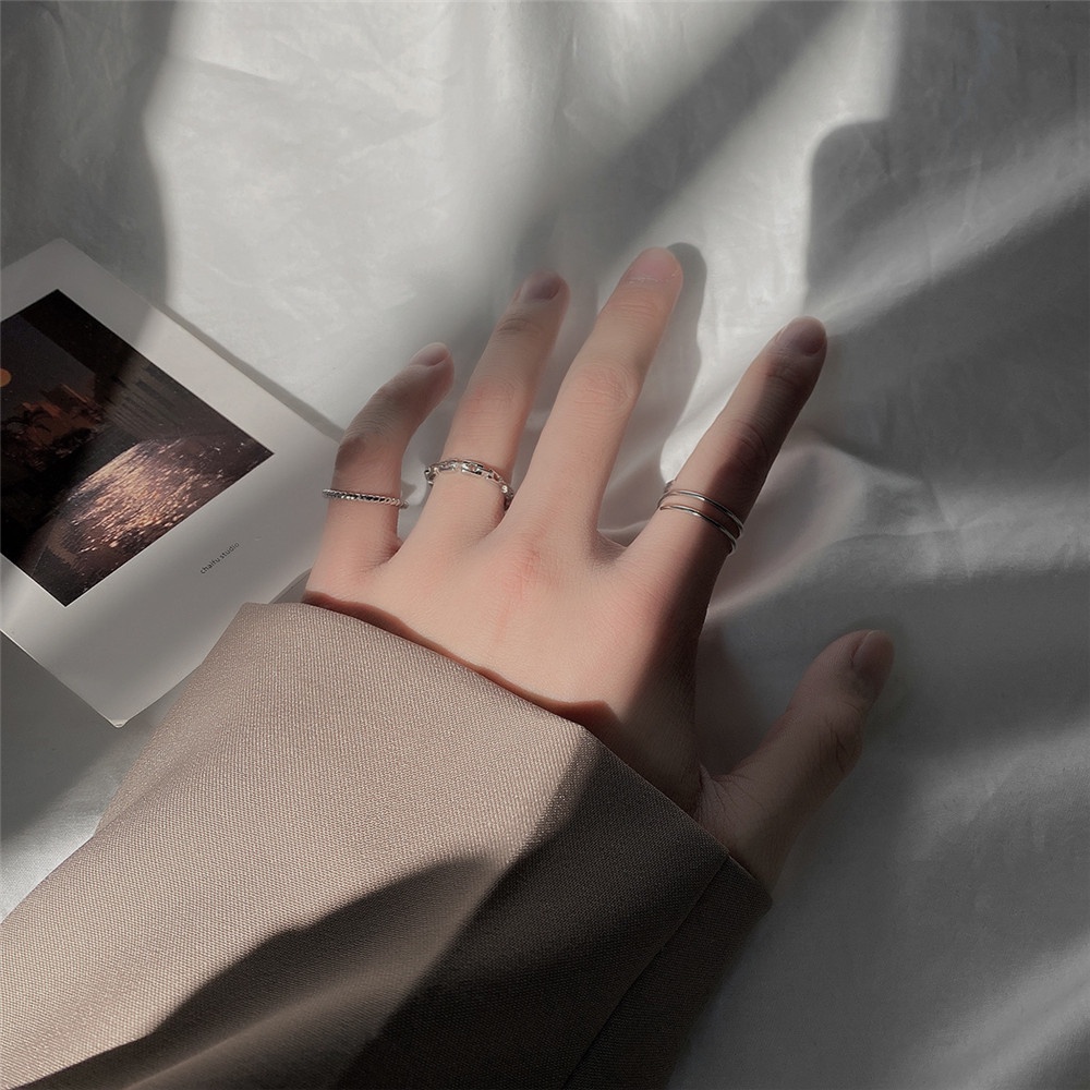 3 Nhẫn đeo tay kiểu dáng đơn giản thời trang cho nữ