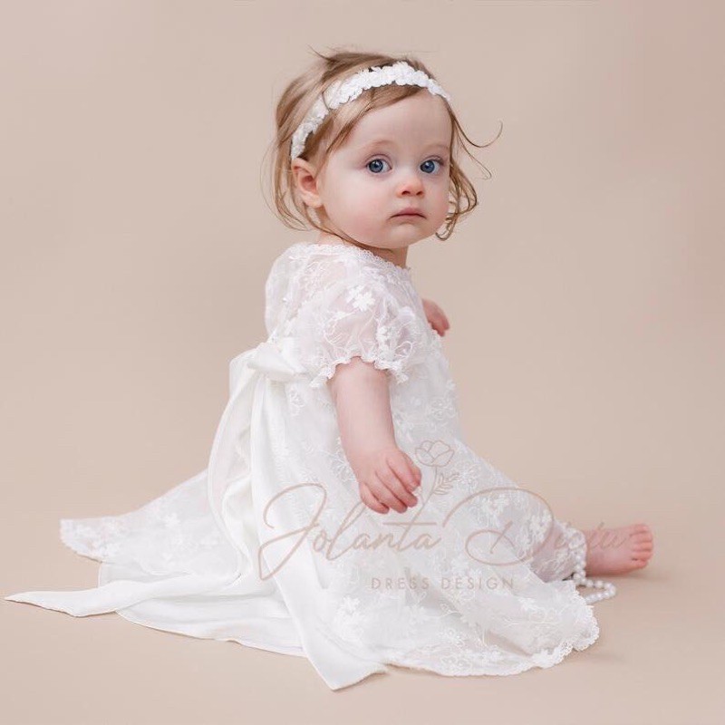 Váy ren công chúa