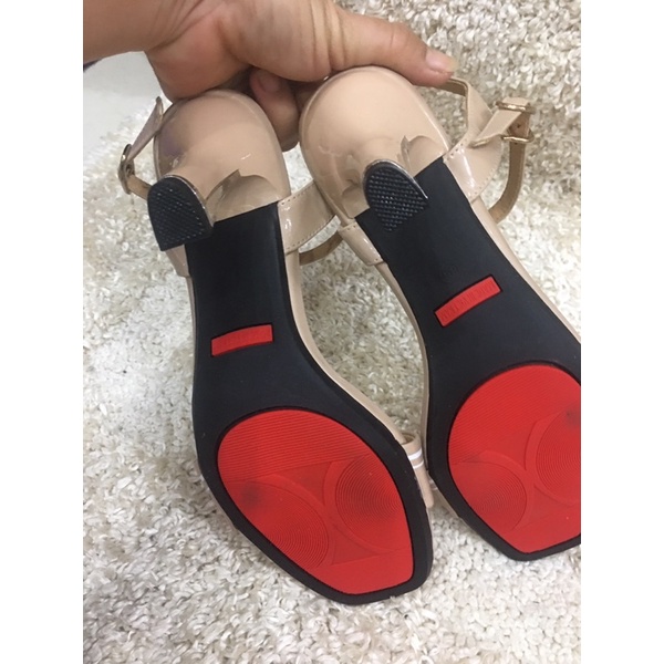 Giày si y hình mới cao