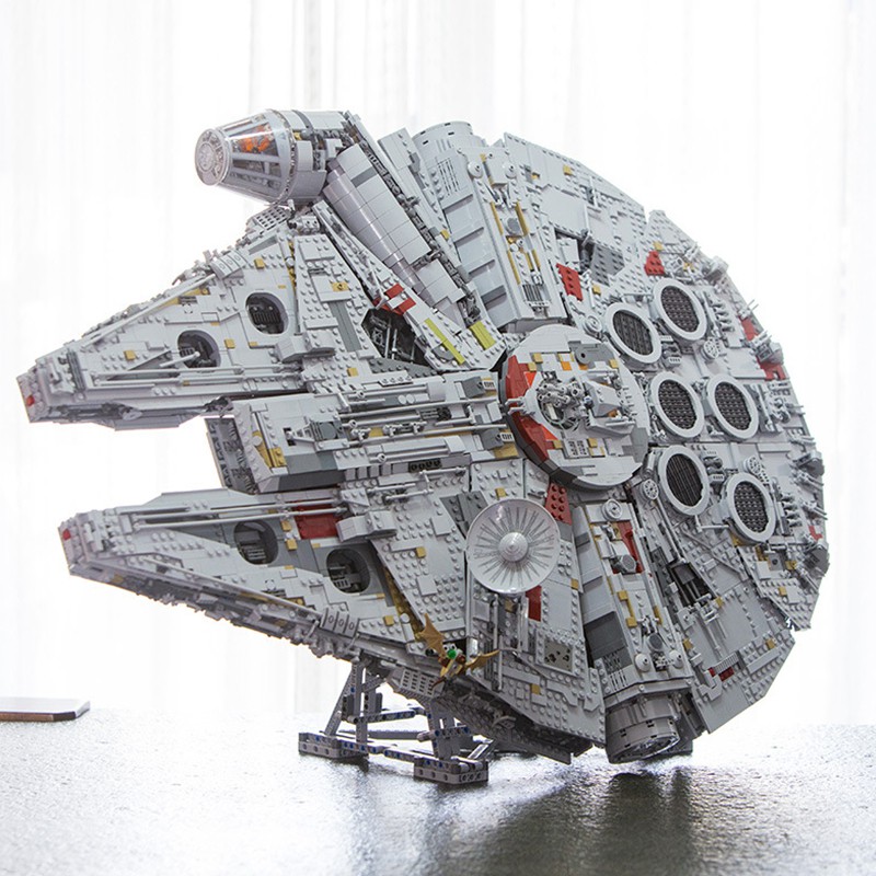 Đồ chơi Lắp ghép Mô hình  King 81085 Siêu Phẩm Phi Thuyền Millennium Falcon 8445 mảnh ghép