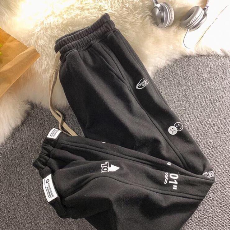 Quần Bom Dài Ống Chun Co Dãn Nam Nữ Unisex Chốt Item Thêu Gấu Logo Đùi Unisex NamNữ