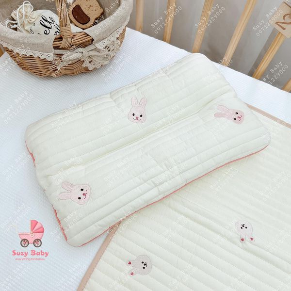 GỐI SƠ SINH THÊU GẤU THỎ, Suzy baby