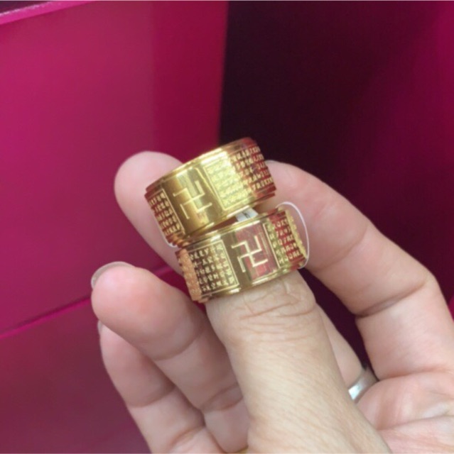 Nhẫn bát nhã tâm kinh xoay 360 độ ko đen