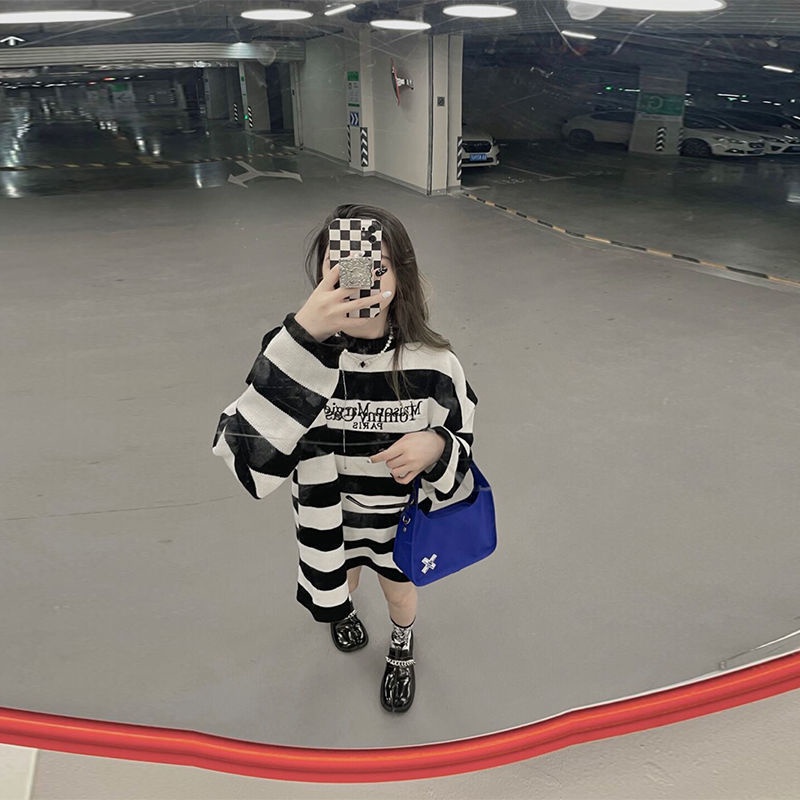 Áo sweater tay dài dáng rộng họa tiết kẻ sọc phong cách Hàn Quốc trẻ trung | BigBuy360 - bigbuy360.vn