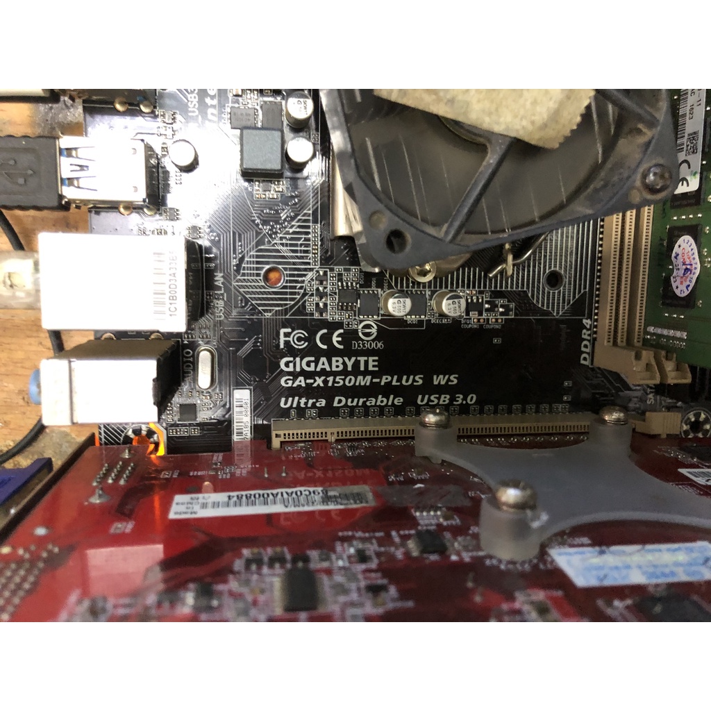 Combo Xeon E3-1225V6 + mainboard X150 gigabyte like new 99%