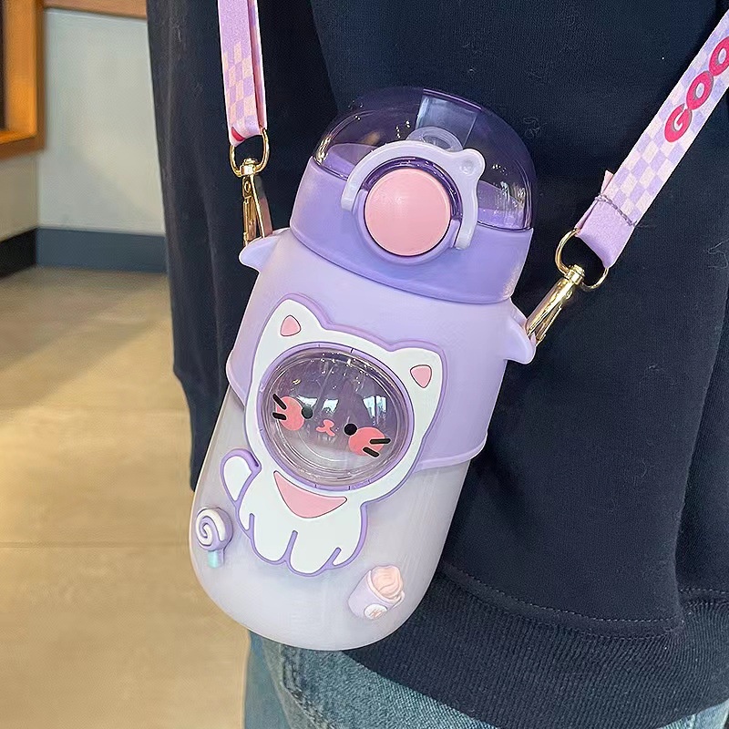 Bình Nước Dung Tích 720ml Kèm Ống Hút Kiểu Hoạt Hình Đáng Yêu Cho Bé