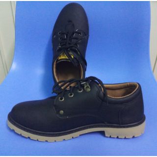 Giày Dr martens may tại xưởng bao truất