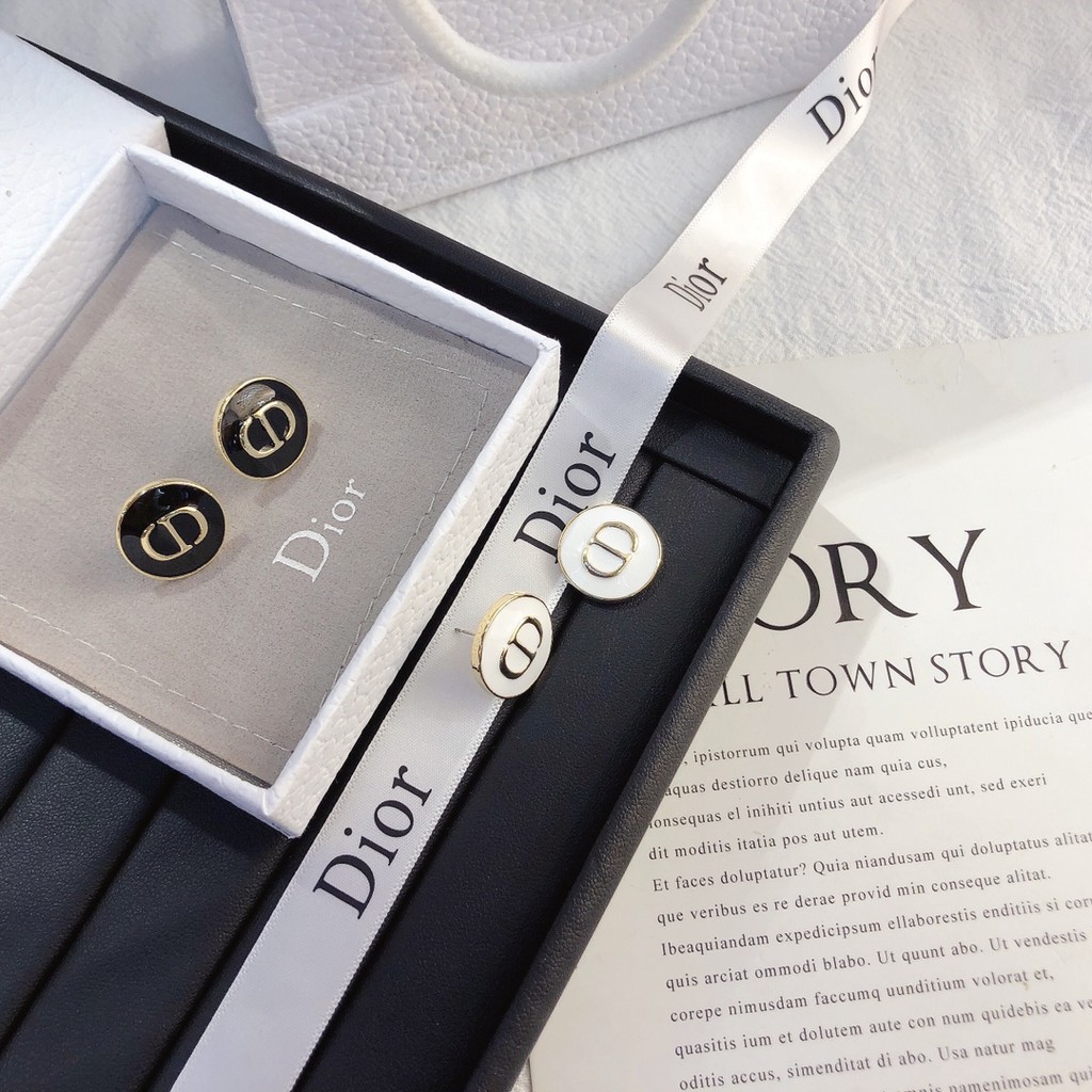 Bông tai dáng tròn phong cách Dior quyến rũ sành điệu dành cho nữ
