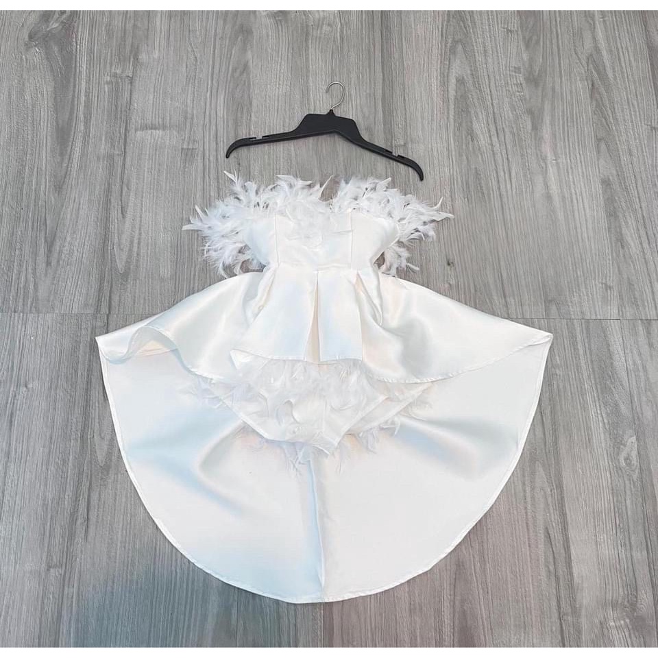 Đầm Xoè Lông Vũ Đuôi Cá