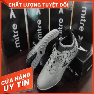Giày bóng đá sân cỏ nhân tạo Mitre MT181045 (màu bạc)