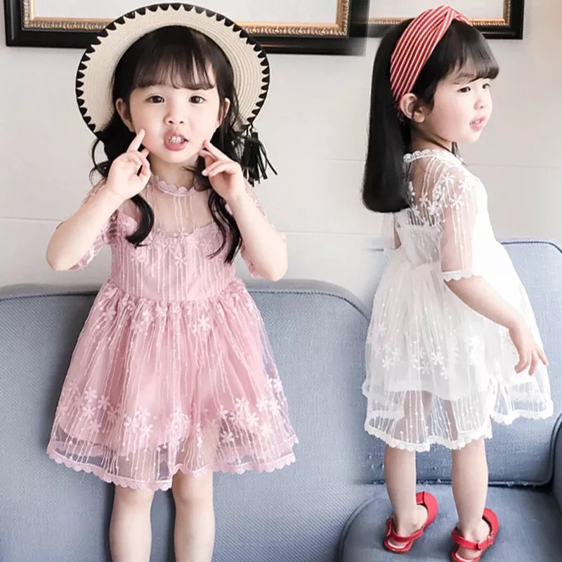 Váy ren màu trắng + hồng cho bé gái