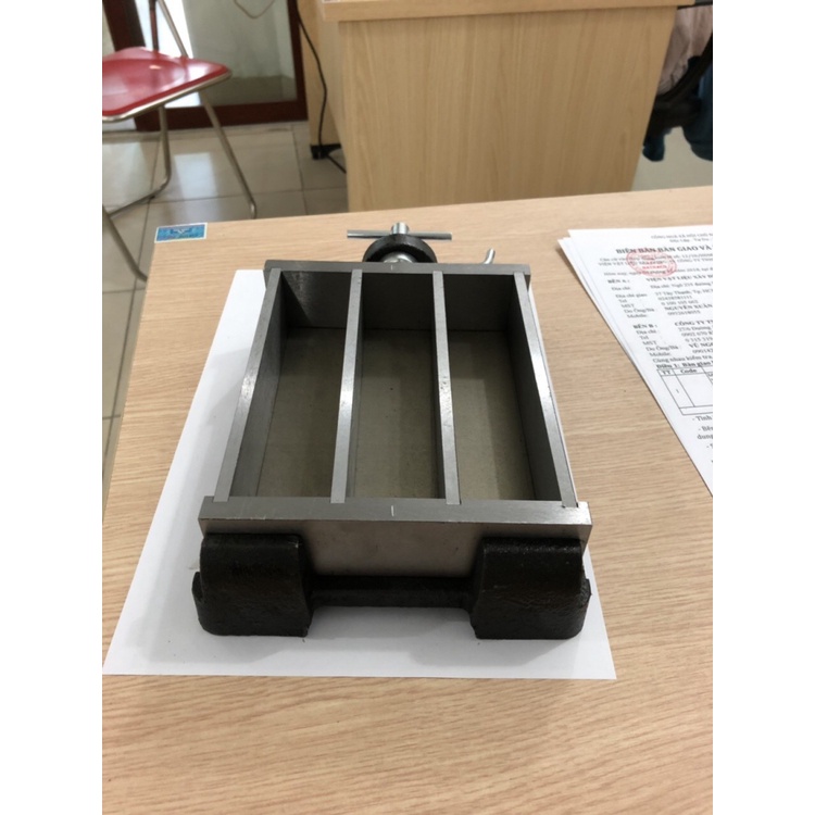 KHUÔN ĐÚC MẪU VỮA XI MĂNG 40X40X160MM - KÉP 3 BẰNG GANG