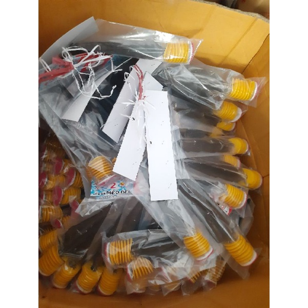 1 trái cầu lông đá chân cầu lông gà