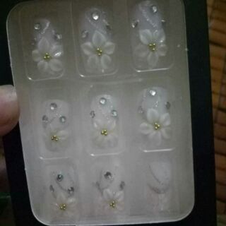 móng giả.