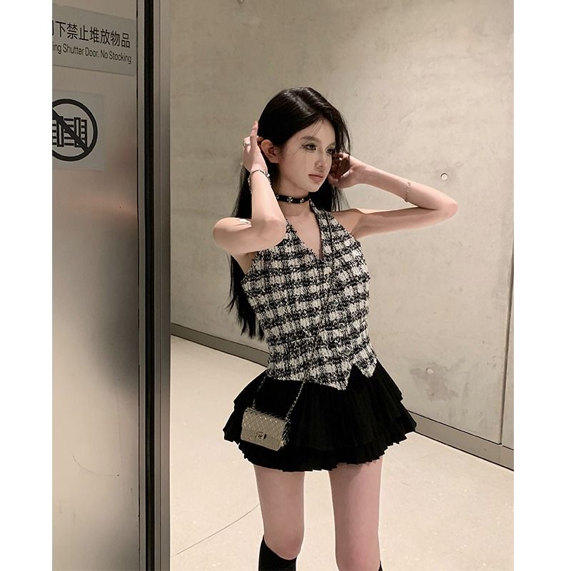 [Hàng Có Sẵn Giao Hàng Nhanh] Bộ Áo Hai Dây Vải Tweed Cài Nút + Chân Váy Tầng Lưng Cao Xếp Ly Phong Cách Xiaoxiang Mùa Hè Cho Nữ