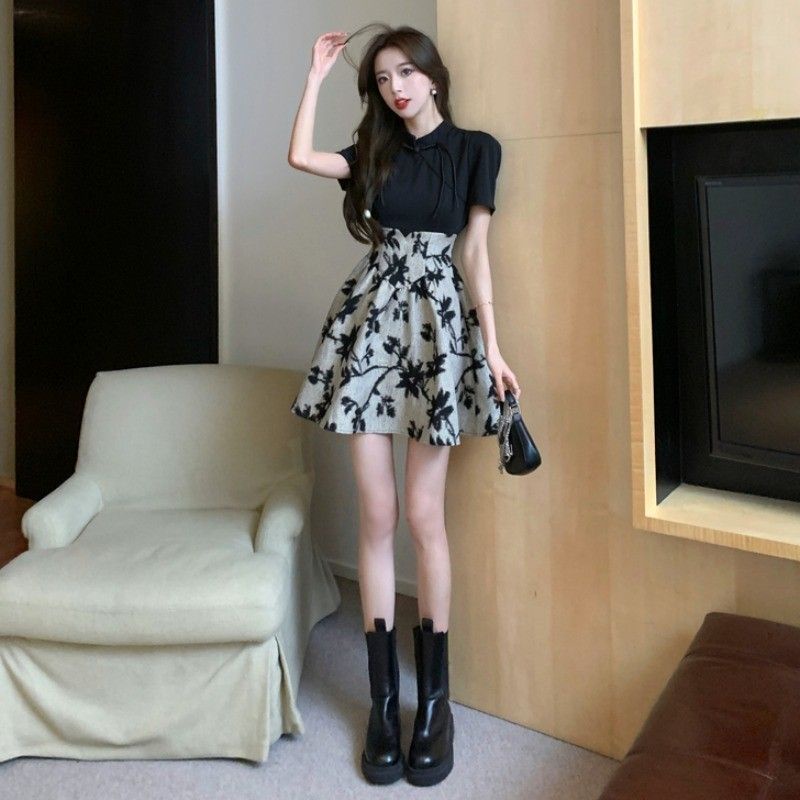 [Hàng Có Sẵn Giao Hàng Nhanh] Váy Ngắn Tay Eo Cao Ôm Dáng Phong Cách Hepburn Trung Hoa Mùa Hè Mới Cho Nữ