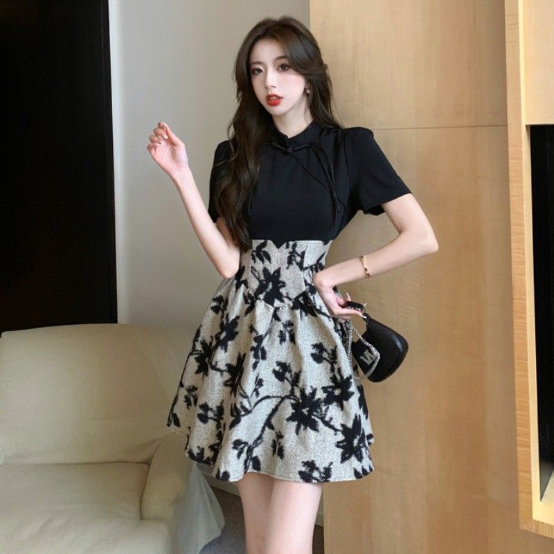 [Hàng Có Sẵn Giao Hàng Nhanh] Váy Ngắn Tay Eo Cao Ôm Dáng Phong Cách Hepburn Trung Hoa Mùa Hè Mới Cho Nữ