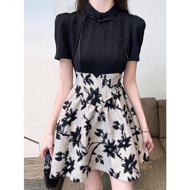 [Hàng Có Sẵn Giao Hàng Nhanh] Váy Ngắn Tay Eo Cao Ôm Dáng Phong Cách Hepburn Trung Hoa Mùa Hè Mới Cho Nữ