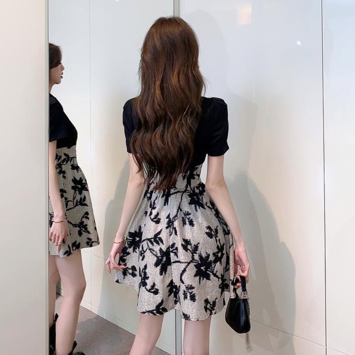 [Hàng Có Sẵn Giao Hàng Nhanh] Váy Ngắn Tay Eo Cao Ôm Dáng Phong Cách Hepburn Trung Hoa Mùa Hè Mới Cho Nữ