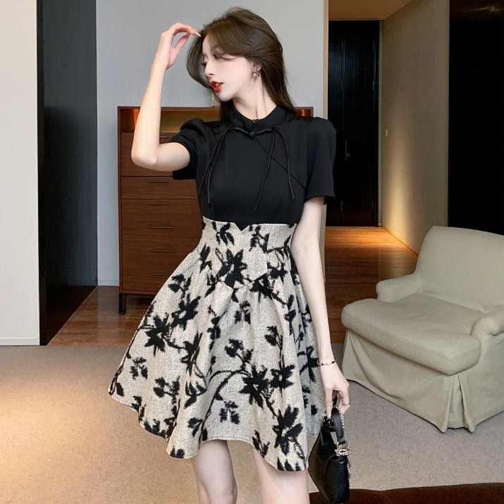 [Hàng Có Sẵn Giao Hàng Nhanh] Váy Ngắn Tay Eo Cao Ôm Dáng Phong Cách Hepburn Trung Hoa Mùa Hè Mới Cho Nữ