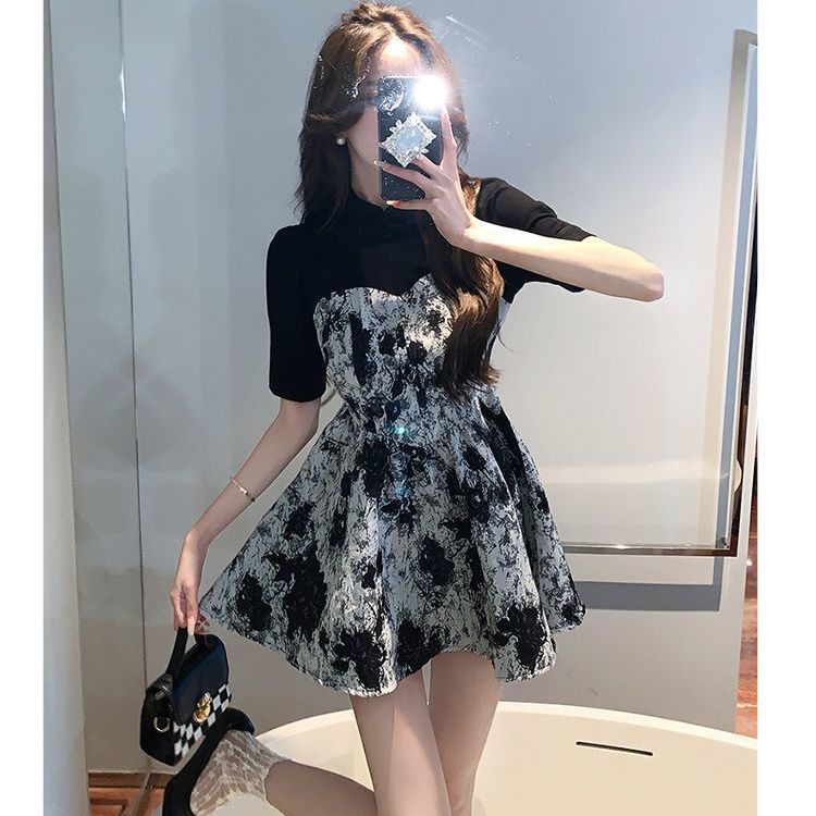 [Hàng Có Sẵn Giao Hàng Nhanh] Tik Tok 2023 Váy Ngắn Eo Hẹp Phong Cách Trung Hoa Cổ Điển Quyến Rũ Cho Nữ