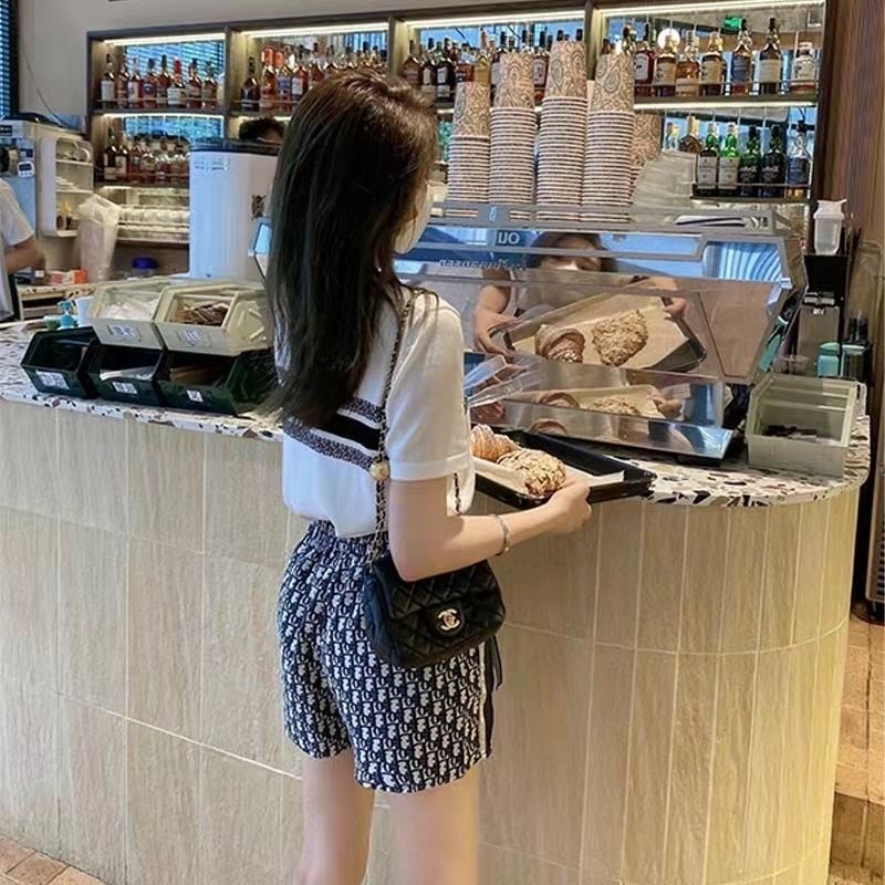 Set Đồ Thể Thao Mùa Hè Gồm Áo Tay Cộc + Quần Ngắn In Họa Tiết Phong Cách Phương Tây Thời Trang Cho Nữ