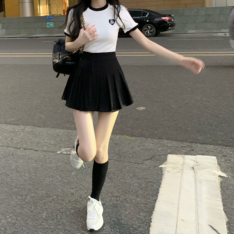 [Hàng Có Sẵn Giao Hàng Nhanh] Set Áo Thun Ngắn Tay Thêu Hình Trái Tim + Quần Short Lưng Cao P