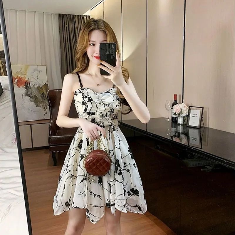 [Hàng Có Sẵn Giao Hàng Nhanh] Đầm Hai Dây Ôm Eo Cao Cấp Họa Tiết Hoa Phong Cách Ngọt Ngào Dịu Dàng Cho Nữ