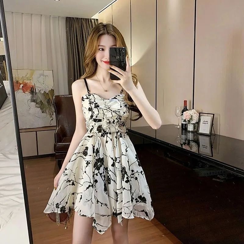 [Hàng Có Sẵn Giao Hàng Nhanh] Đầm Hai Dây Ôm Eo Cao Cấp Họa Tiết Hoa Phong Cách Ngọt Ngào Dịu Dàng Cho Nữ