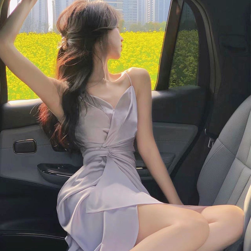 [Hàng Có Sẵn Giao Hàng Nhanh] Đầm Satin Hai Dây Thắt Dây Phong Cách Hepburn Phong Cách Mới 2023 Dáng Ôm Vừa Vặn Ni