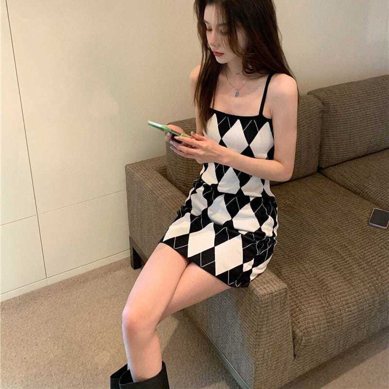 [Hàng Có Sẵn Giao Hàng Nhanh] Đầm Dệt Kim Hai Dây Dáng Vừa Vặn Mùa Hè 2023 Phong Cách Retro Mới Cho Nữ