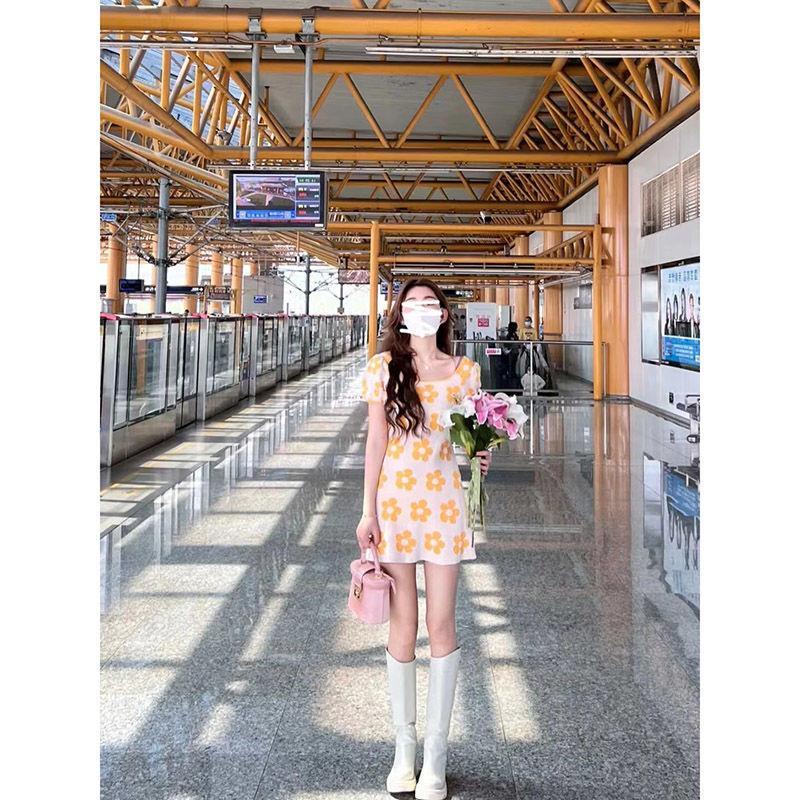 [Hàng Có Sẵn Giao Hàng Nhanh] Đầm Ngắn Cổ Vuông Màu Vàng Phong Cách Pháp Thời Trang Mùa Hè 2023 Nghệ Thuật Mori First Love Stuning