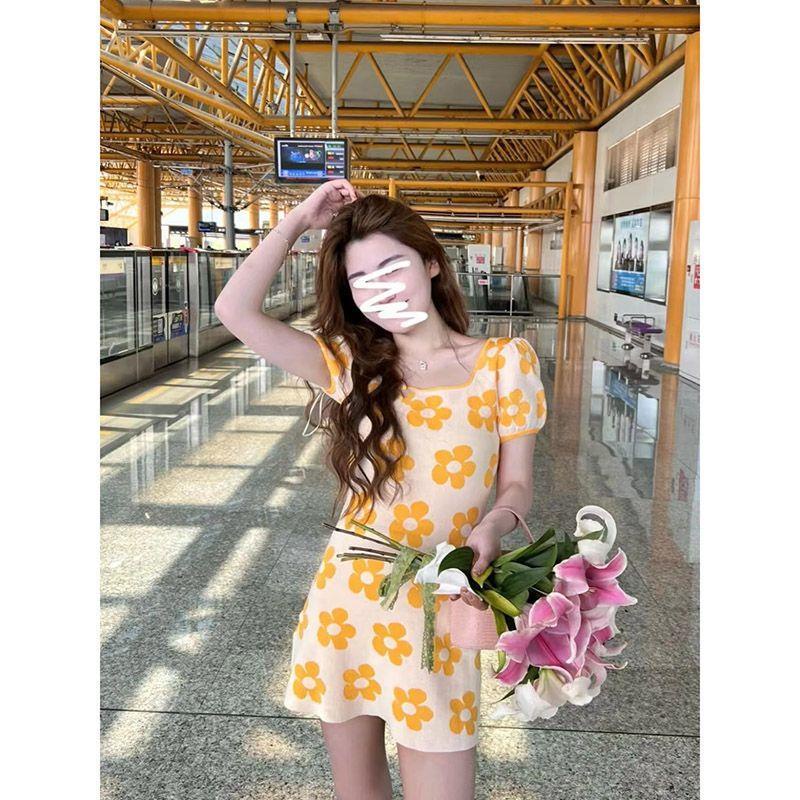 [Hàng Có Sẵn Giao Hàng Nhanh] Đầm Ngắn Cổ Vuông Màu Vàng Phong Cách Pháp Thời Trang Mùa Hè 2023 Nghệ Thuật Mori First Love Stuning