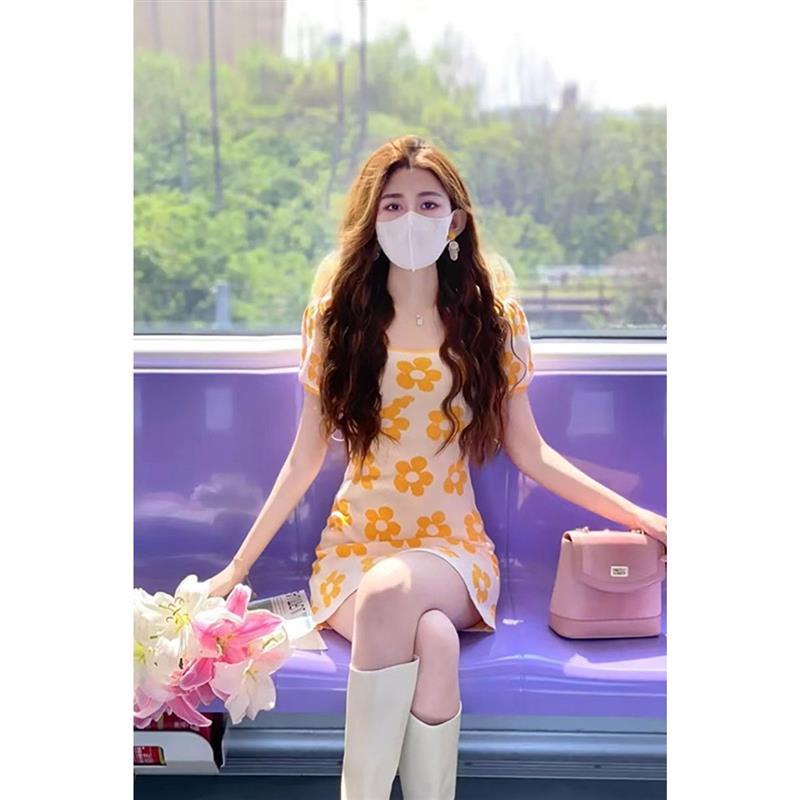 [Hàng Có Sẵn Giao Hàng Nhanh] Đầm Ngắn Cổ Vuông Màu Vàng Phong Cách Pháp Thời Trang Mùa Hè 2023 Nghệ Thuật Mori First Love Stuning