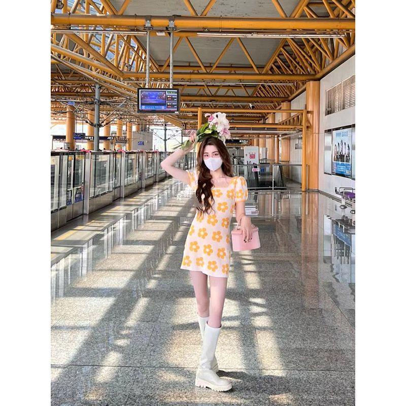 [Hàng Có Sẵn Giao Hàng Nhanh] Đầm Ngắn Cổ Vuông Màu Vàng Phong Cách Pháp Thời Trang Mùa Hè 2023 Nghệ Thuật Mori First Love Stuning
