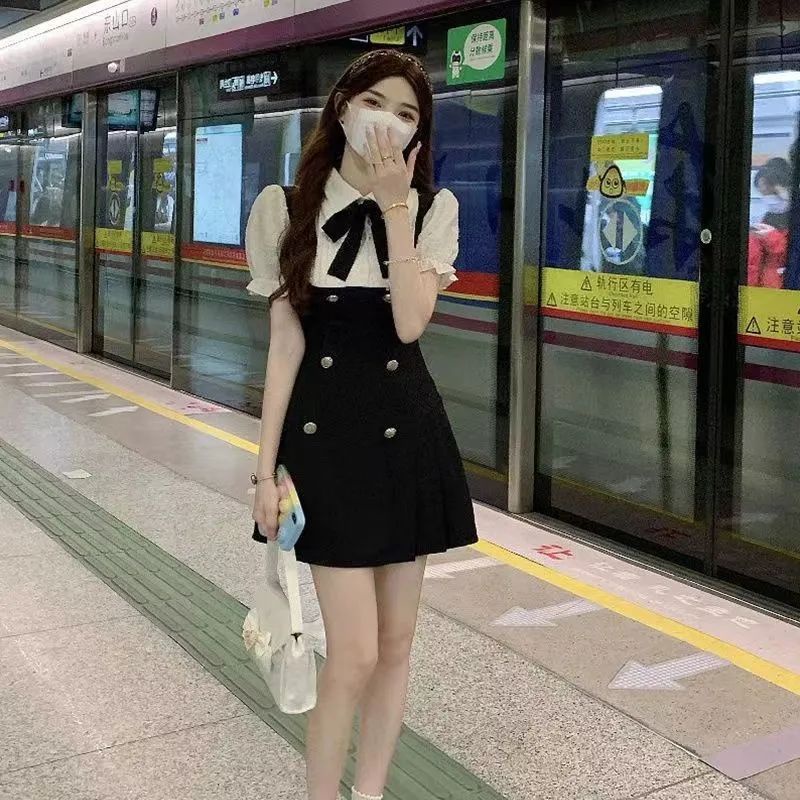 [Hàng Có Sẵn Giao Hàng Nhanh] Yujie Bộ Đồng Phục Hai Mảnh Đầm Dây Giả Hai Mảnh Phong Cách Hepburn Preppy Pháp Cao Cấp Mùa Hè Cho Nữ