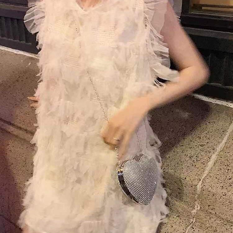 [Hàng Có Sẵn Giao Hàng Nhanh] Đầm Sát Nách Phối Tua Rua Lông Vũ Phong Cách Phương Tây Thời Trang Xuân Hè 2023