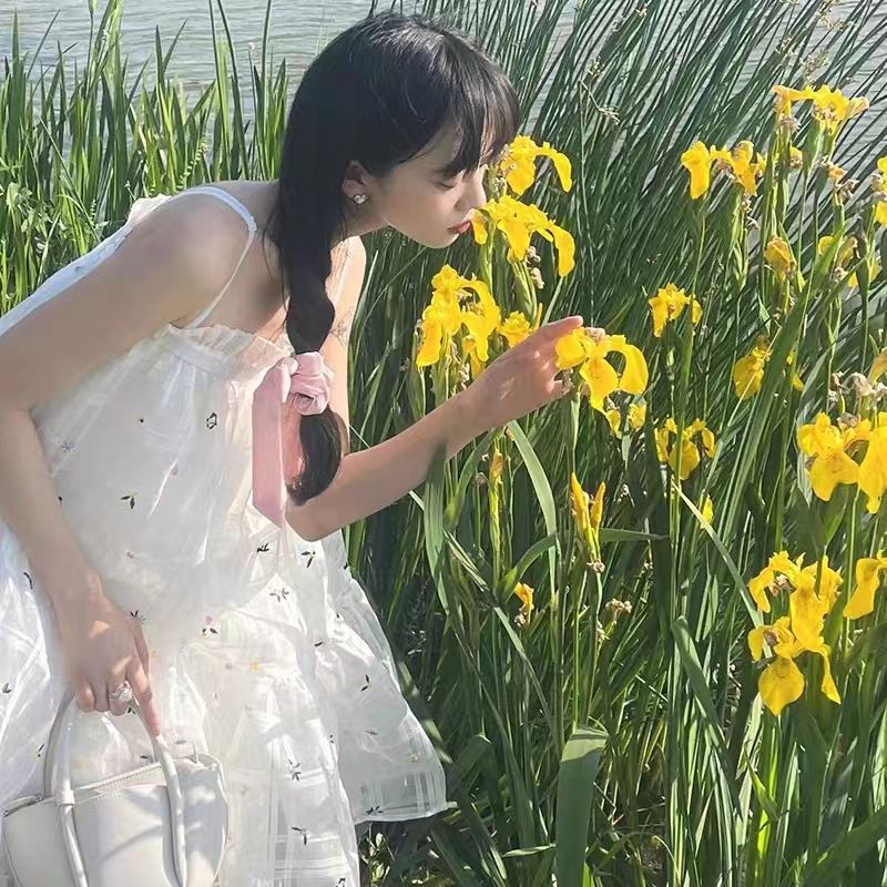 Đầm Hai Dây Mỏng Mùa Hè Màu Trắng In Họa Tiết Kim Cương Sáng Phong Cách Xu Lu Cho Nữ [Hàng Có Sẵn Giao Hàng Nhanh Chóng]