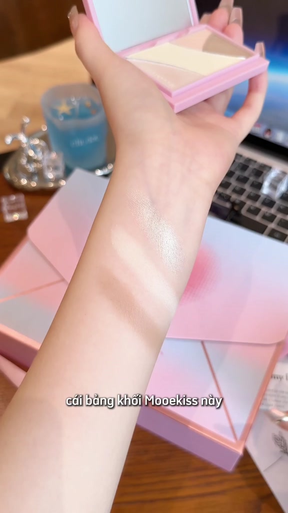 Bảng phấn tạo khối Mooekiss Quad Contouring Palette Phấn lì và phấn bắt sáng, tạo khối và định hình mũi trong cùng một sản phẩm | BigBuy360 - bigbuy360.vn