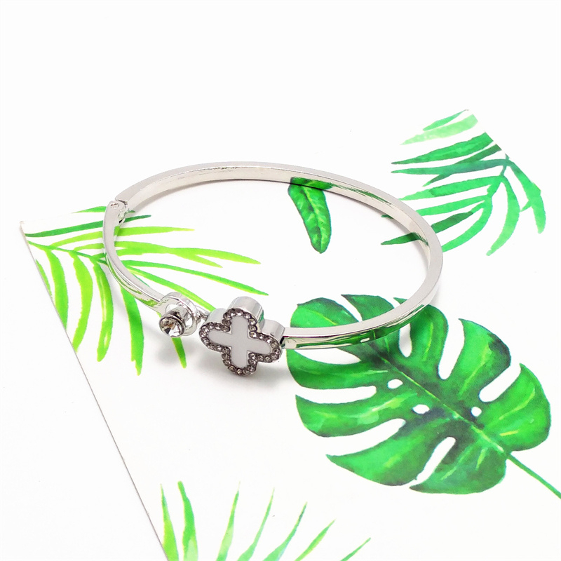 Vòng đeo tay RINHOO vàng  bạc kiểu cỏ ba lá may mắn đơn giản thời trang cho nam và nữ