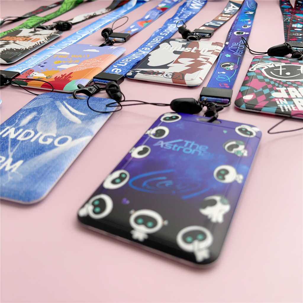 Ví Đựng Thẻ Có Dây Đeo Cổ in Hình SUGA AgustD Jhope TXT Straykids