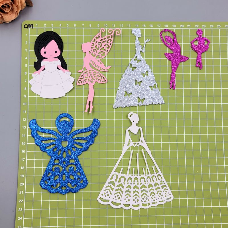 Khuôn Cắt Giấy Kim Loại Hình Cô Gái Nhiều Kiểu Dáng