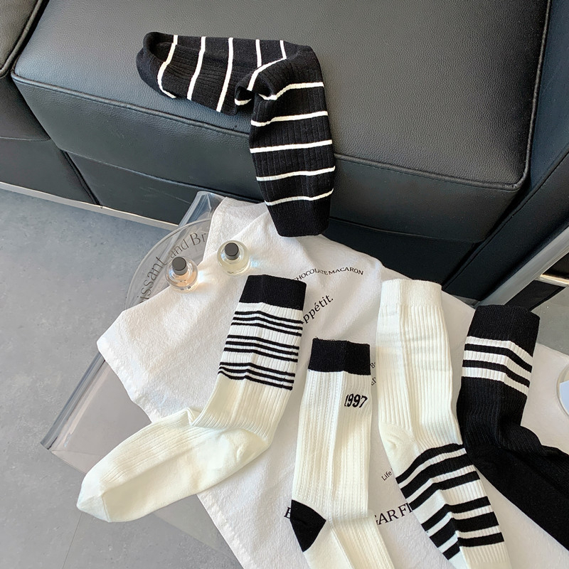 Vớ Cotton Cổ Cao Màu Đen Trơn Thấm Hút Mồ Hôi Thời Trang Cho Nữ Kafu D233