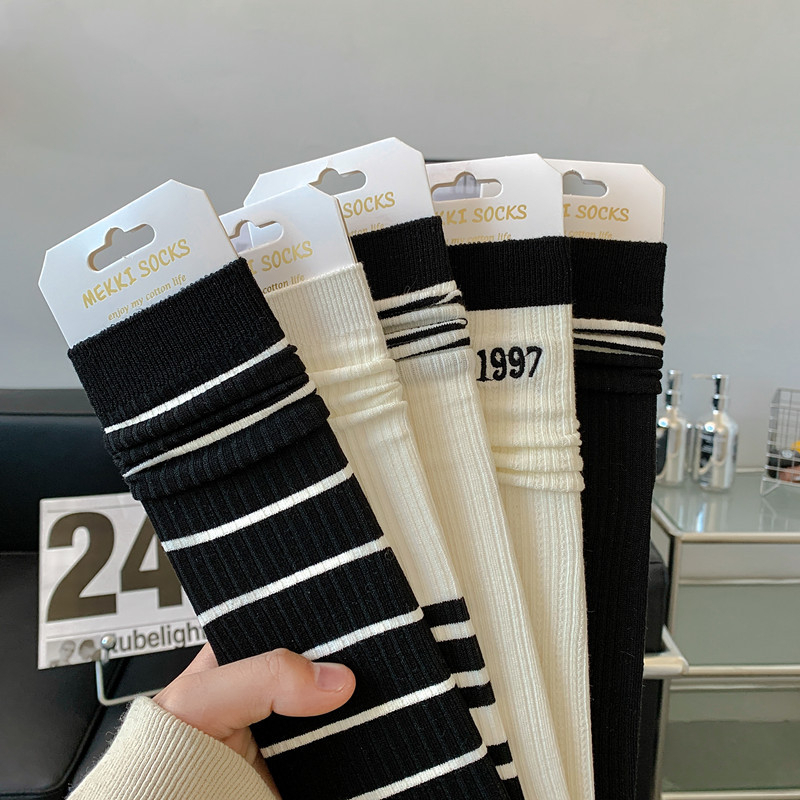 Vớ Cotton Cổ Cao Màu Đen Trơn Thấm Hút Mồ Hôi Thời Trang Cho Nữ Kafu D233