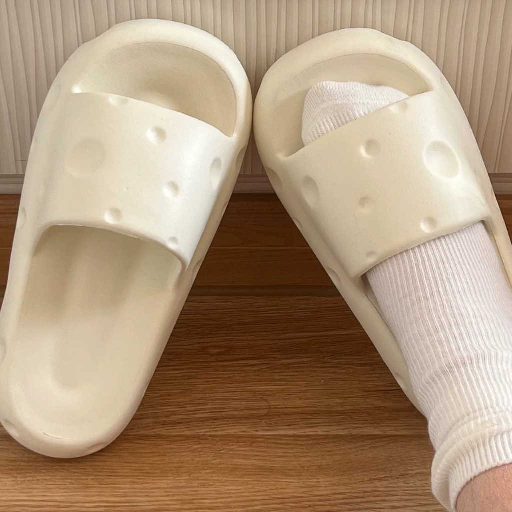 Cosy_Zone dép kiểu nữ đi chơi dép bánh mì thoáng khí  Mềm Mại Chống Trượt 2023NEW MAR2105