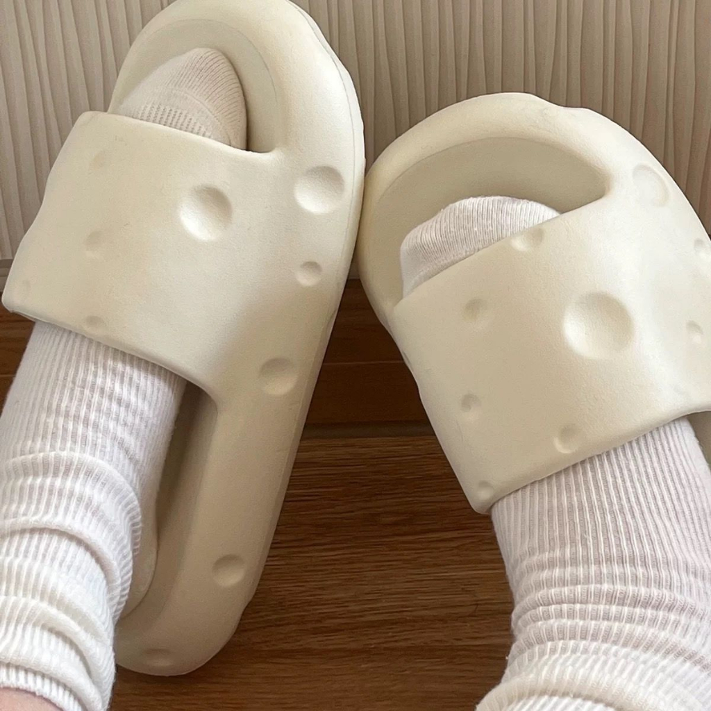 Cosy_Zone dép kiểu nữ đi chơi dép bánh mì thoáng khí  Mềm Mại Chống Trượt 2023NEW MAR2105