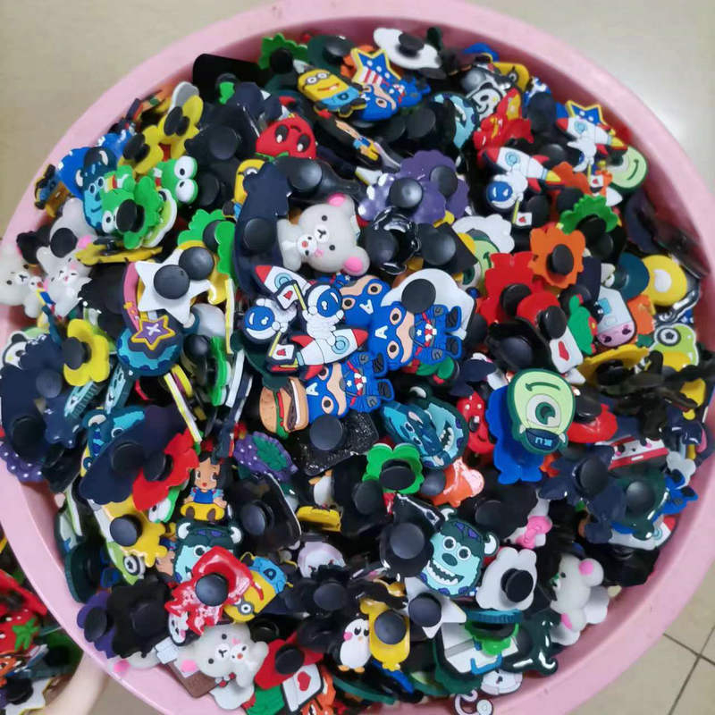 CROCS Bán Sỉ Set 200 Phụ Kiện Khóa Cài Hình Mickey / Siêu Nhân / Cây Kem Dễ Thương Cho Bé Hàng Có Sẵn