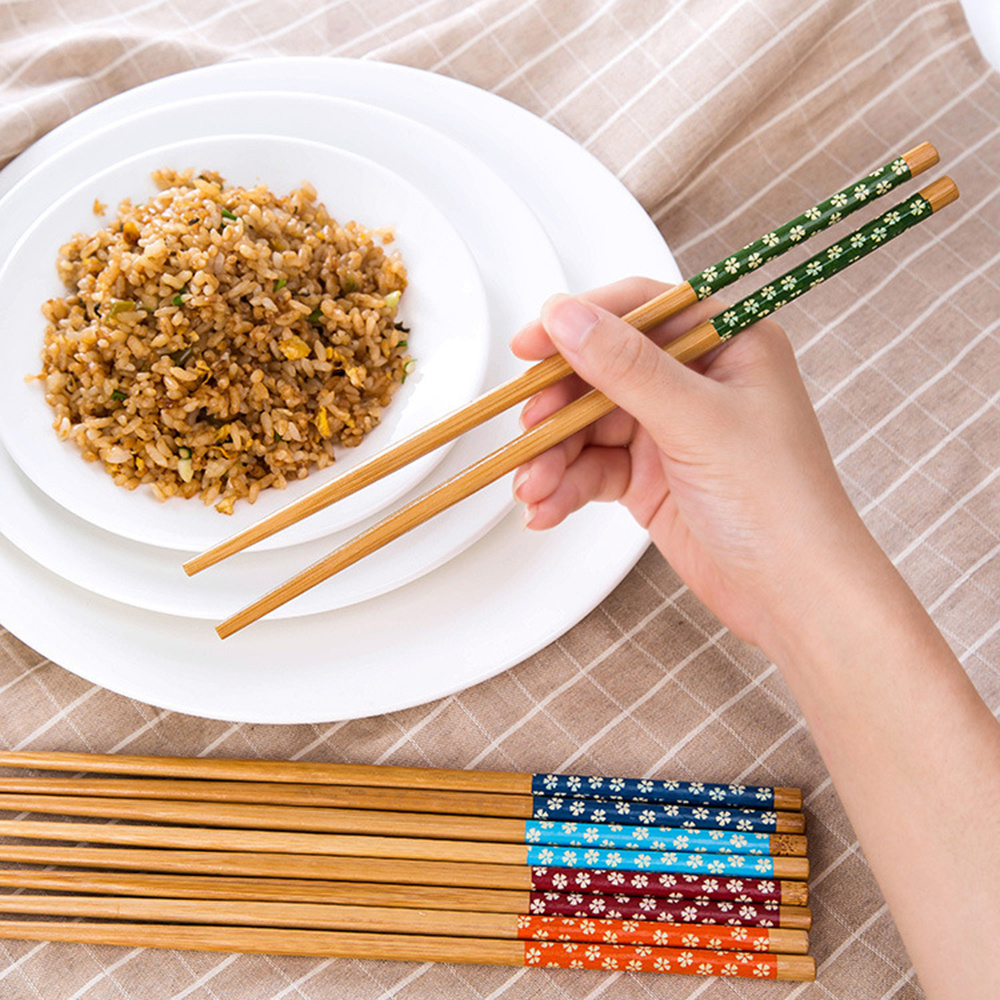 Set 5 / 10 Đôi Đũa Tre Hình Hoa Anh Đào