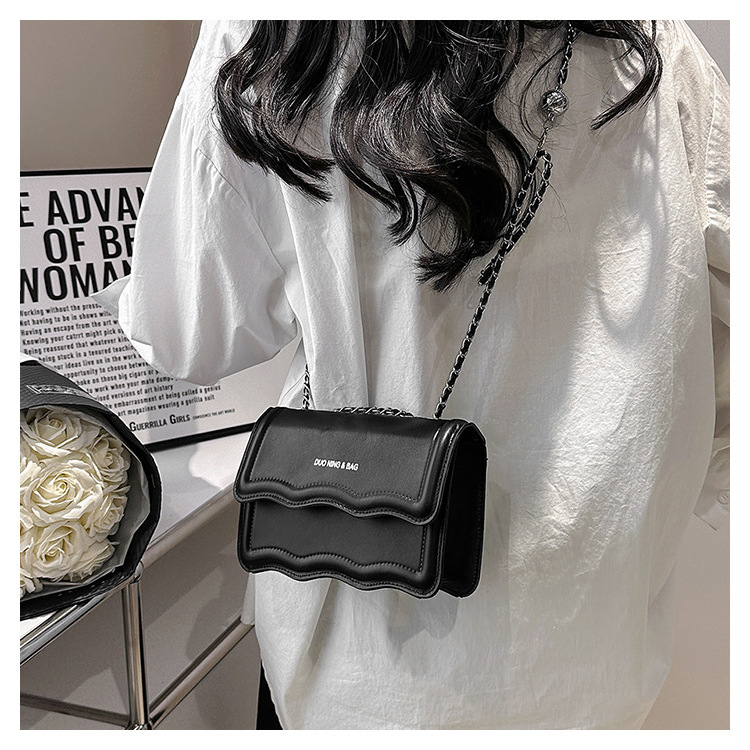 💥có hàng sẵn💥Túi Xách Đeo Vai Kiểu Vuông Nhỏ Phối Dây Xích Thời Trang Mùa Xuân 2023