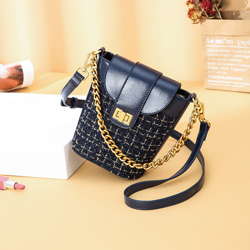 Túi Đeo Chéo Dây Xích Thời Trang Mới Cho Nữ